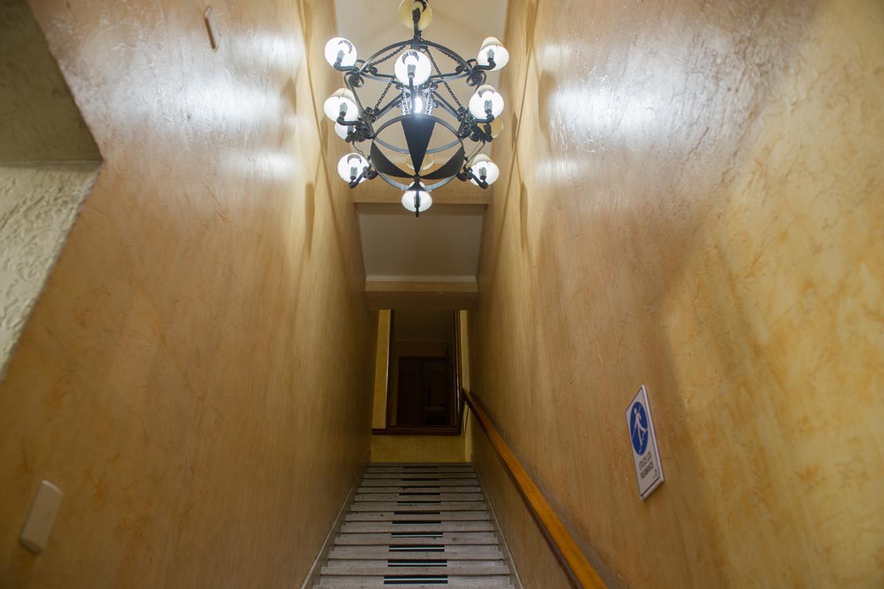 Hotel Dikran Los Ángeles Dış mekan fotoğraf